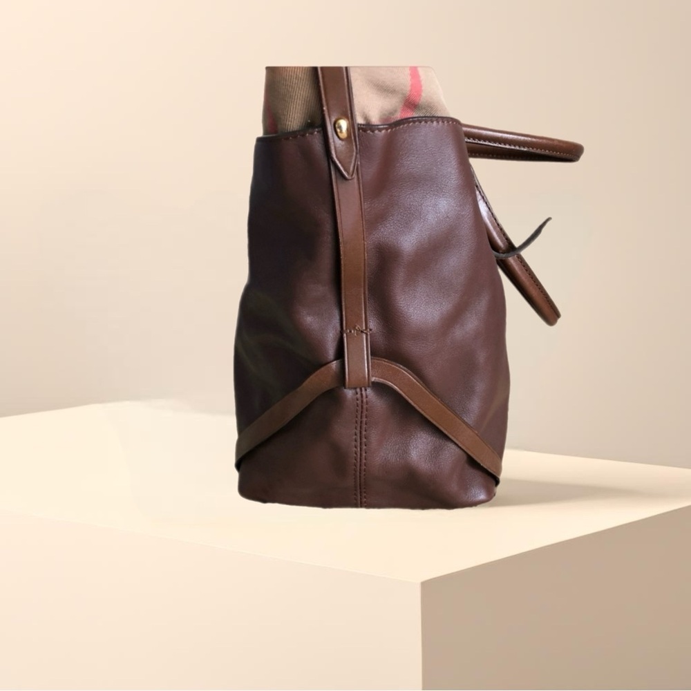 Burberry Women’s Brown Leather Tote Handbag Purse Made in Italy 100% Authentic - Picture 5 of 10